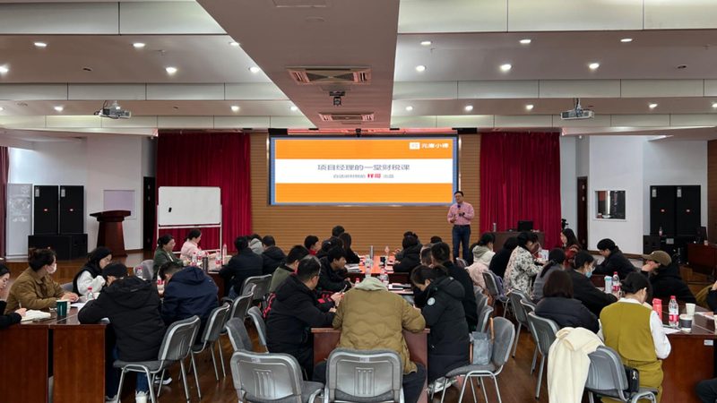在咨询律师之前，应收集与咨询事项相关的证据材料。以下是一些常见证据类型：