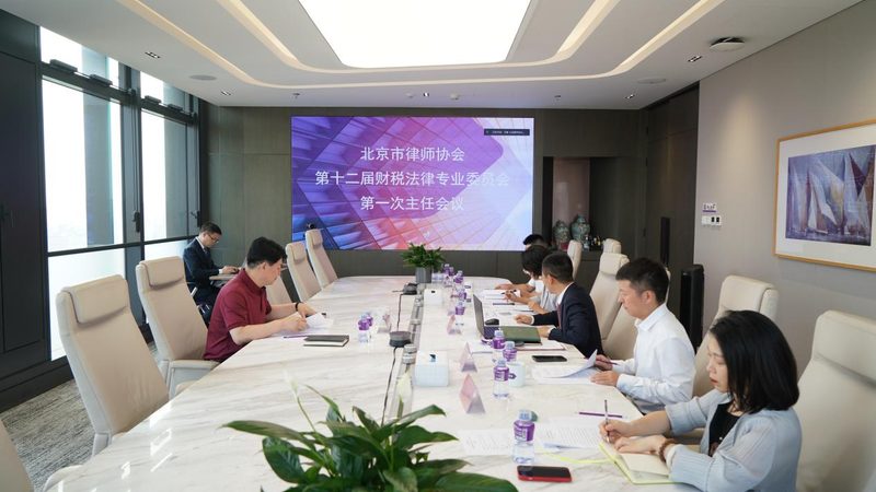 建筑资质代办：流程规范揭秘与常见误区